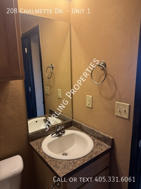 Building Photo - 208 Chalmette Dr