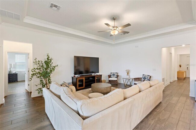 Building Photo - 8692 Little Bluestem Dr