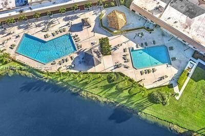 Building Photo - 8 Key W Ct