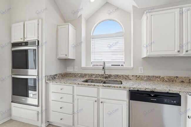 Building Photo - 2314 Stillwater Dr