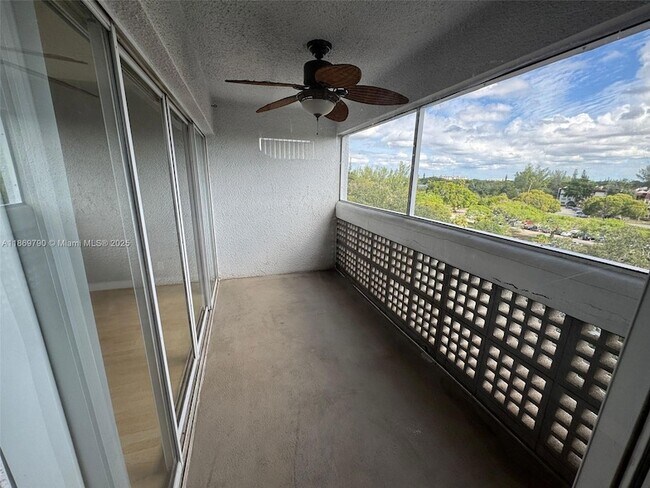 Building Photo - 3301 Spanish Moss Terrace