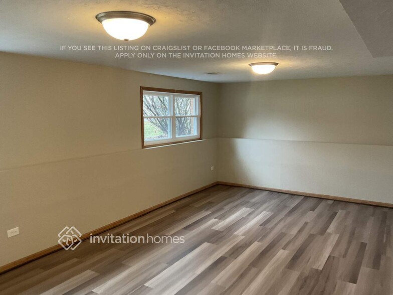 Building Photo - 150 E Winthrop Ave