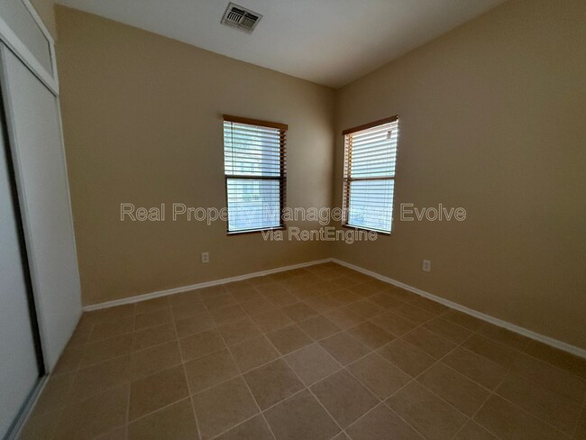 Building Photo - 9559 W Monte Vista Rd