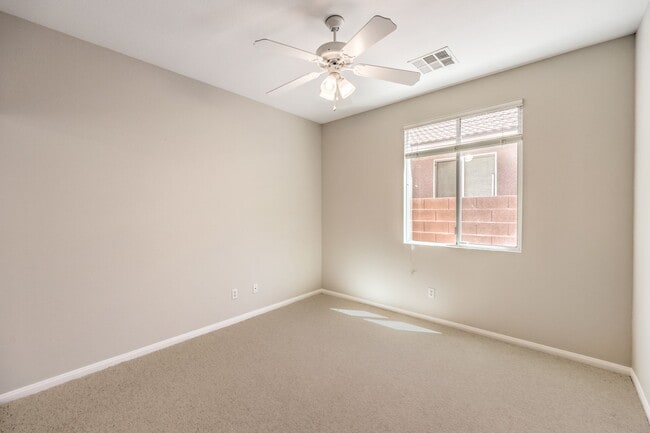 Building Photo - single story / 3 car garage / 3 bedrooms / 3 baths