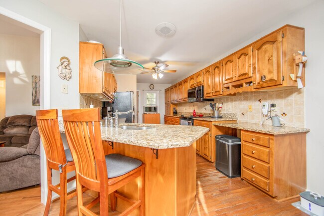 Building Photo - 28900 Deercroft Dr
