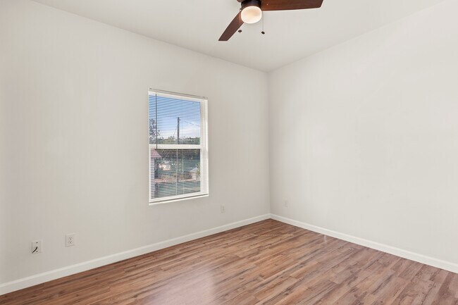 Building Photo - 725 Virginia Blvd
