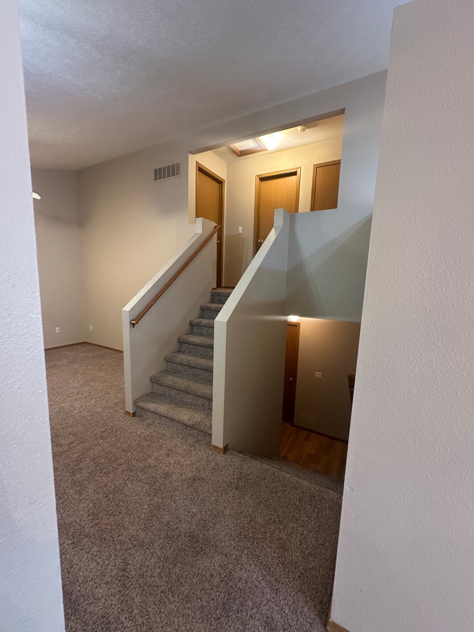 Building Photo - 1517 E Calkins Dr