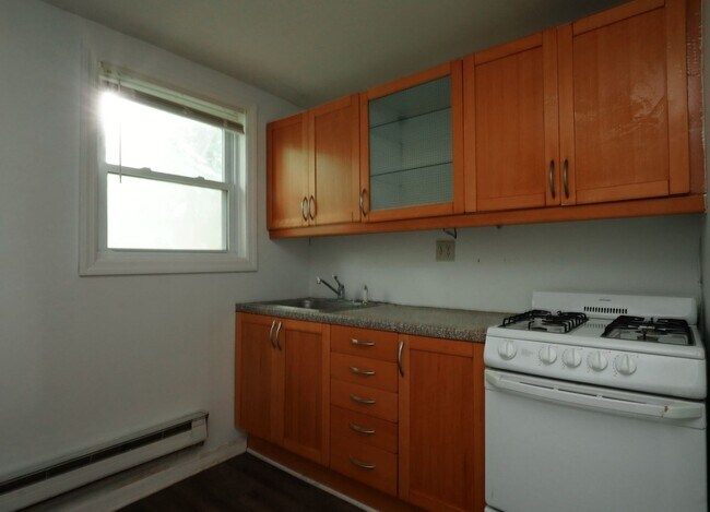 Building Photo - 2309 Tilbury Ave