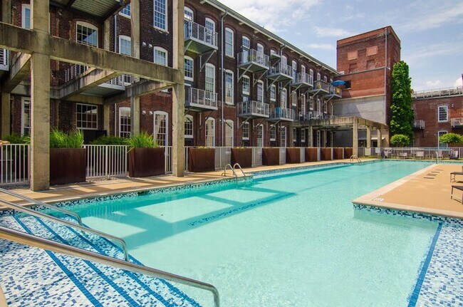 Building Photo - Expansive Historic Loft in the Heart of Germantown