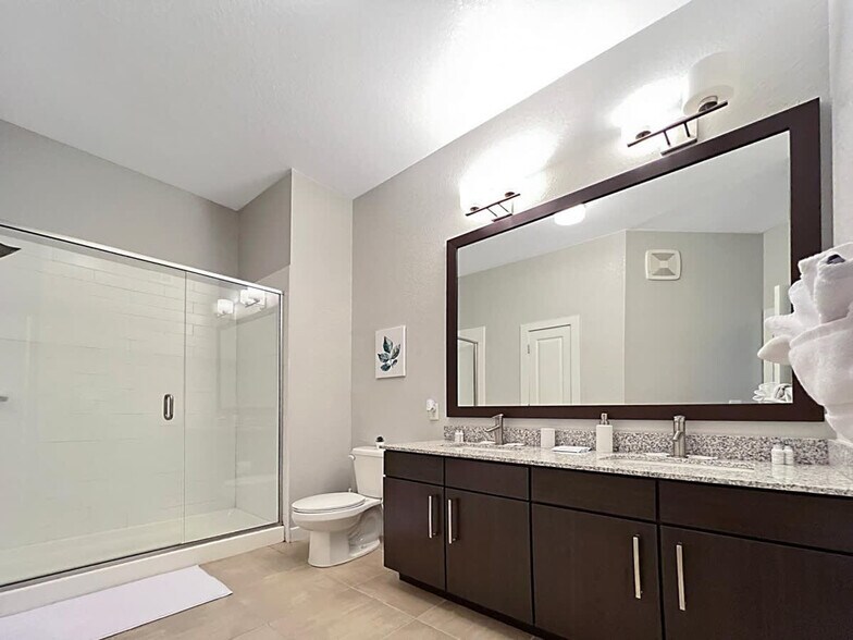 Building Photo - 2615 N Grady Ave