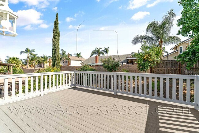 Building Photo - Charming 3 Bed/2.5 Bath Home With A Spacious Backyard And 3-Car Garage in Lake Elsinore!