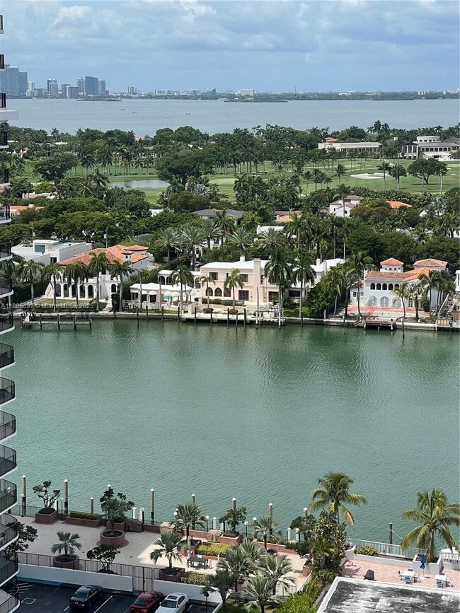 Primary Photo - 5701 Collins Ave