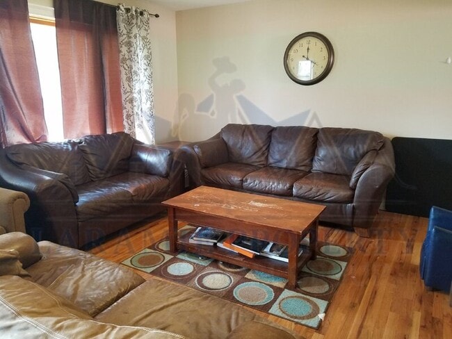 Building Photo - 1318 Shield St