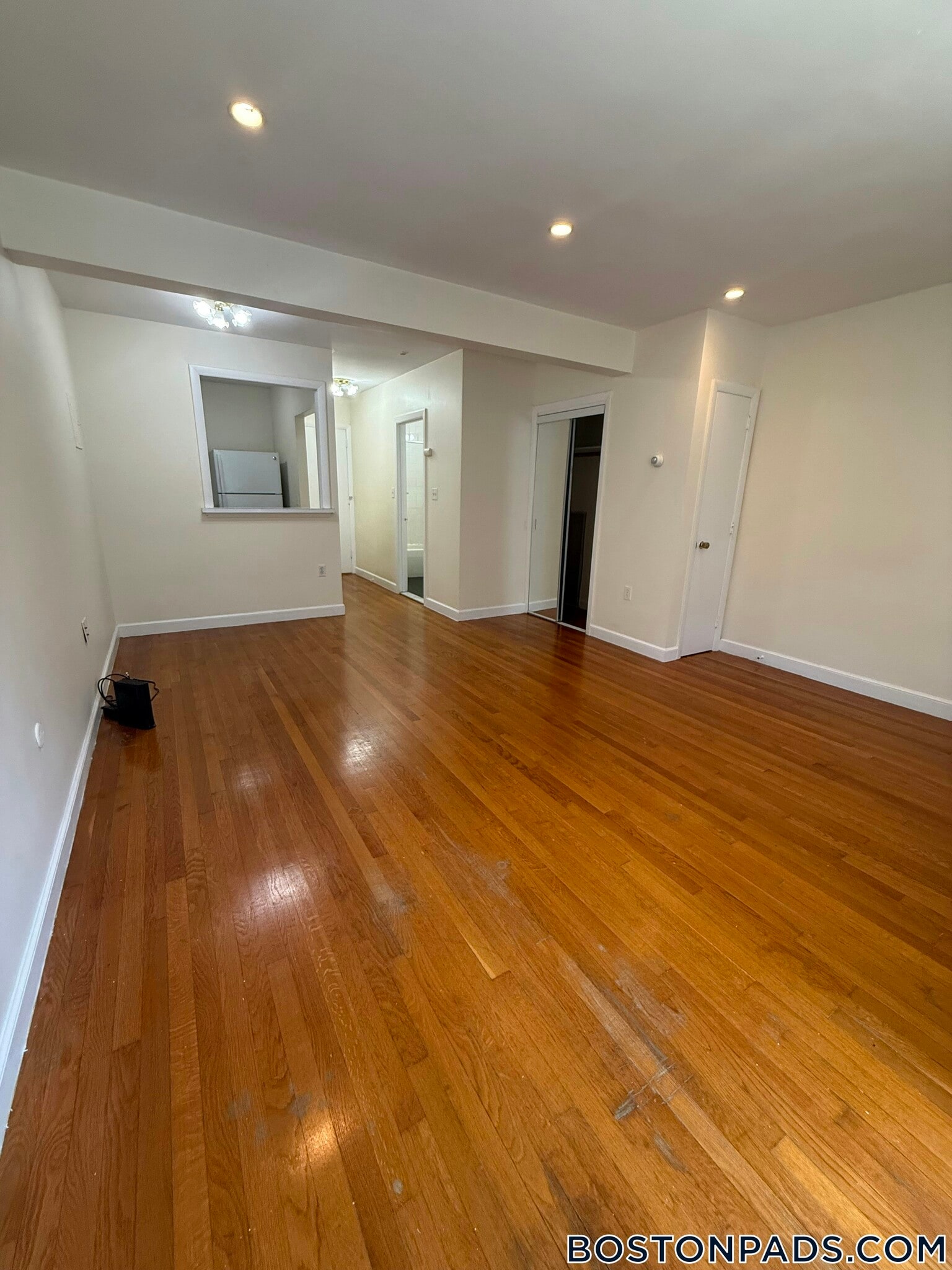 Building Photo - 34 Gardner St