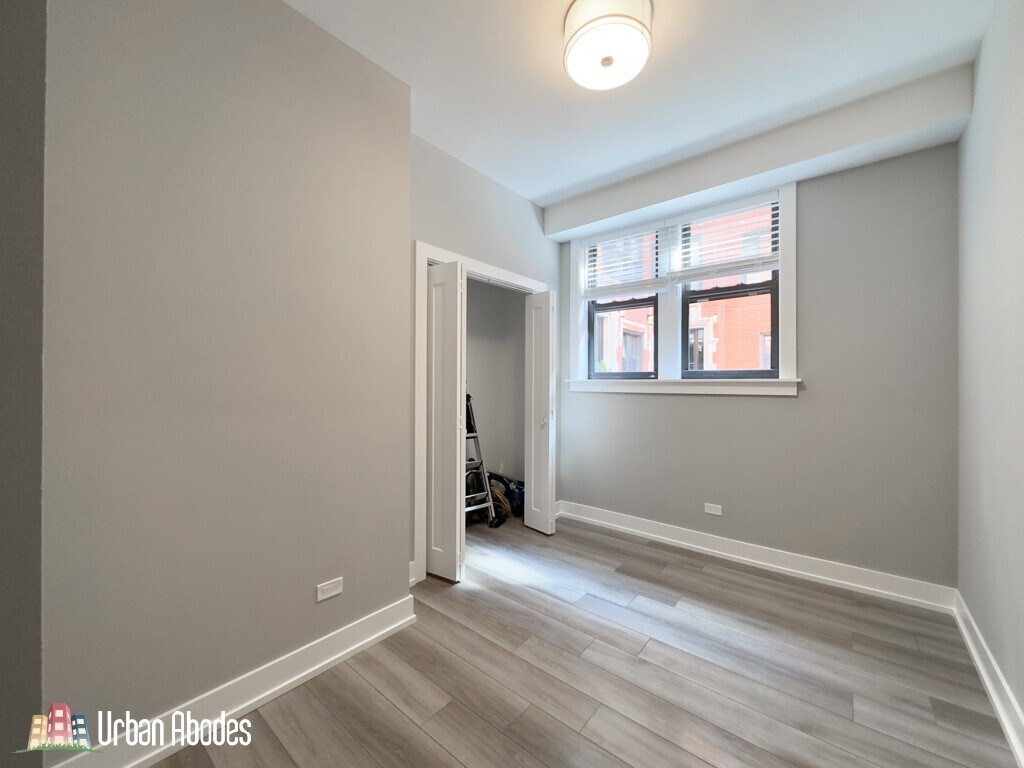 Building Photo - 3941 N Janssen Ave