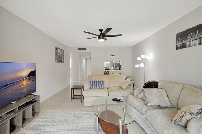 Building Photo - 777 S Federal Hwy