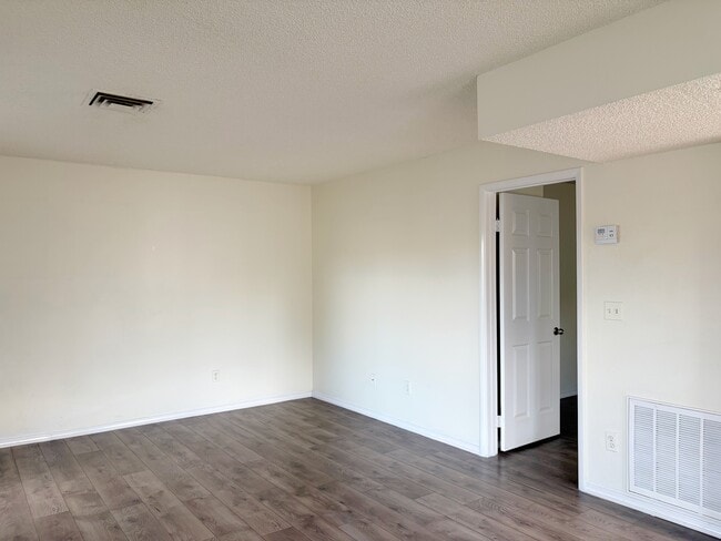 Building Photo - 4813 Nara Vista Way