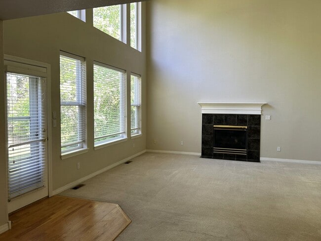 Building Photo - Beautiful Windsor Home Offering Space, Style, and Convenience