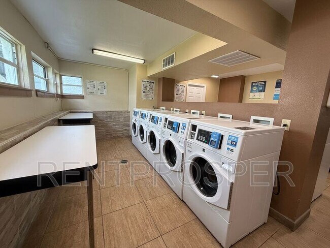 Building Photo - 4111 S Semoran Blvd