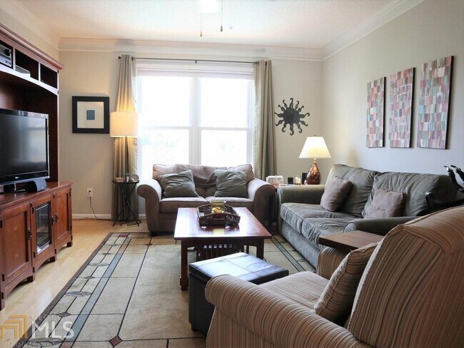 Building Photo - 10 Perimeter Summit Blvd