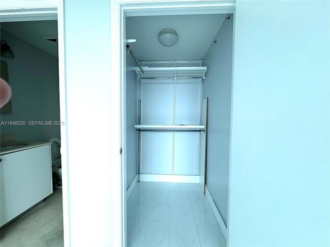 Building Photo - 60 SW 13th St