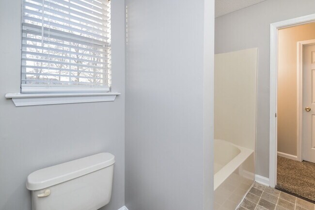 Building Photo - 4483 Shadow Glen Cove