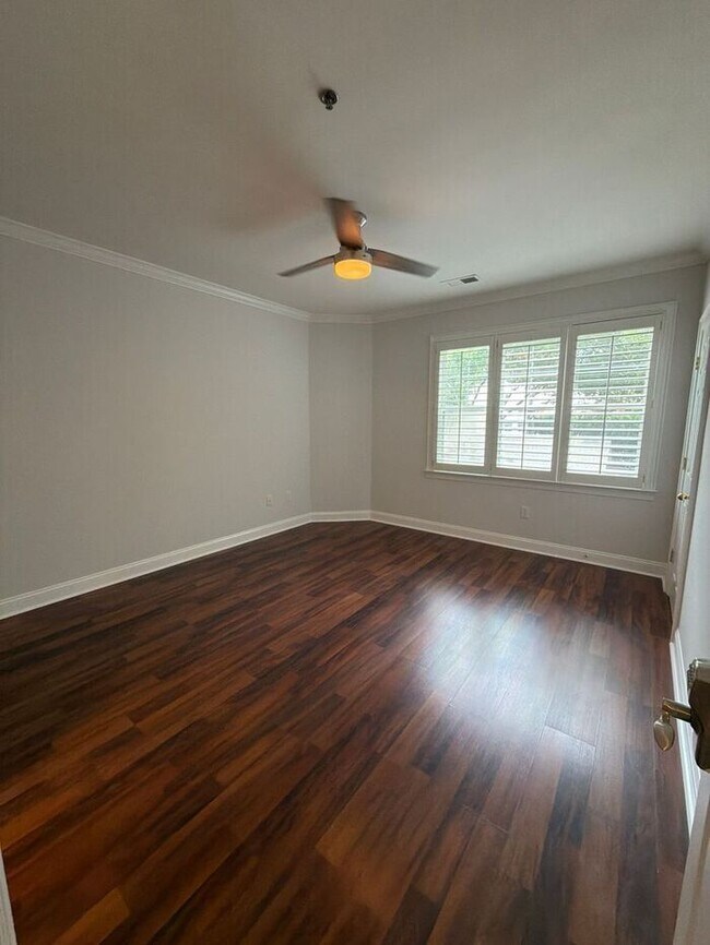 Building Photo - T.R. Lawing Realty Property