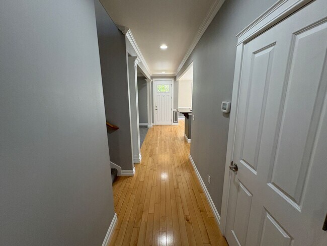 Building Photo - 2504 Fir Crest Blvd