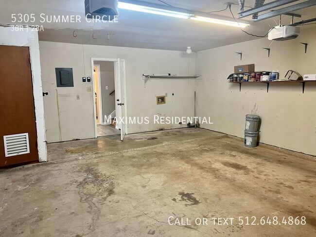 Building Photo - 5305 Summer Cir