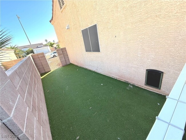 Building Photo - 5908 Red Saturn Dr