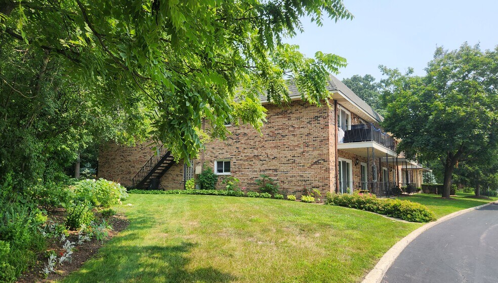 Building Photo - 191 Hillcrest Ter