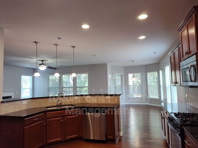 Building Photo - 8611 Burnside Ln