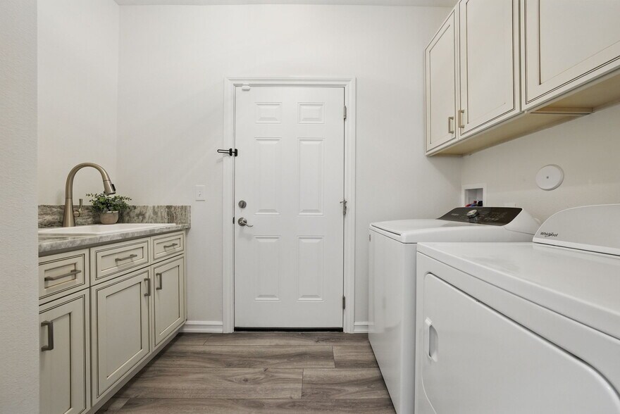 laundry room - 2521 S Vera Crest Dr