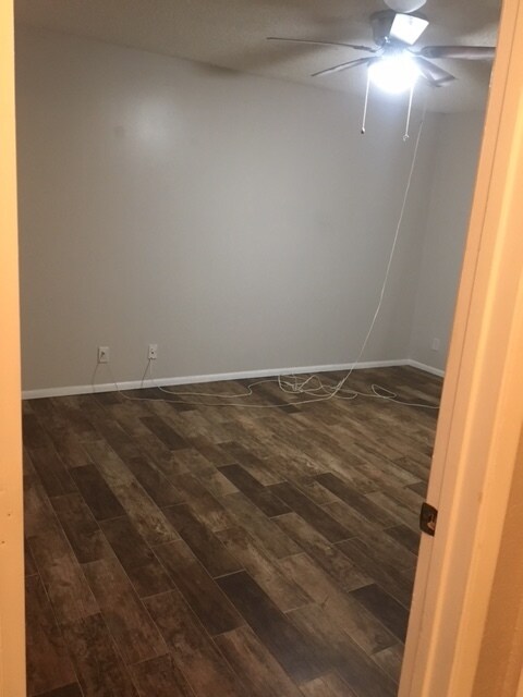 Building Photo - 612 Gardens Dr