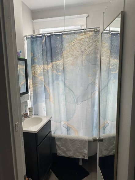 Building Photo - 60 Woodstock Ave