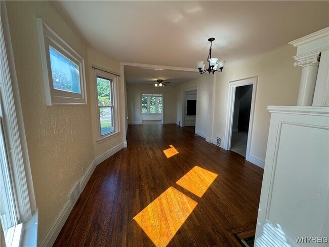 Building Photo - 401 Parkside Ave
