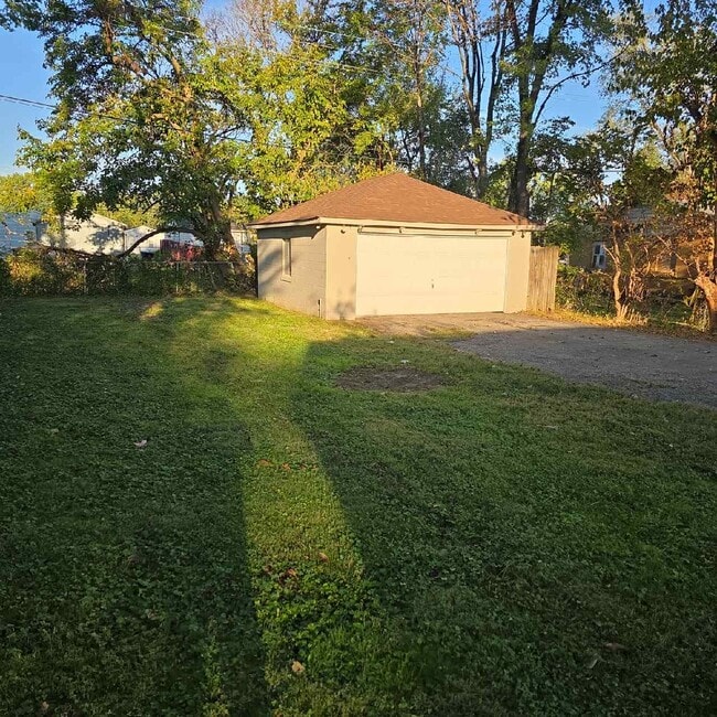 Building Photo - 1021 W Indian Trail