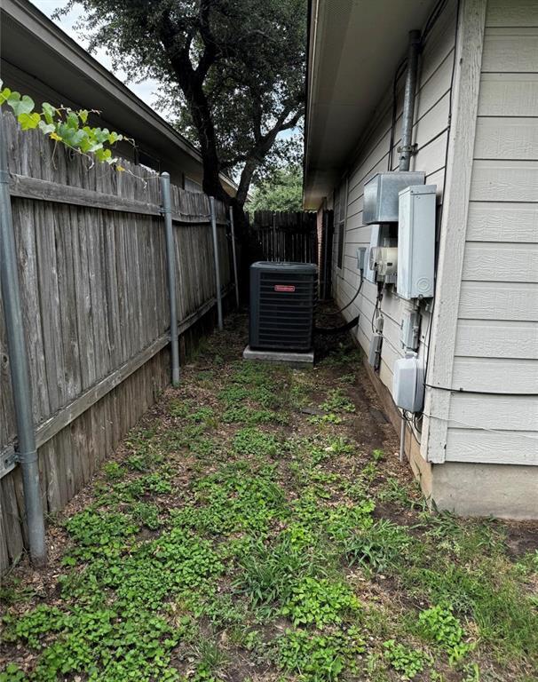 Building Photo - 8613 Talyne Chaise Cir