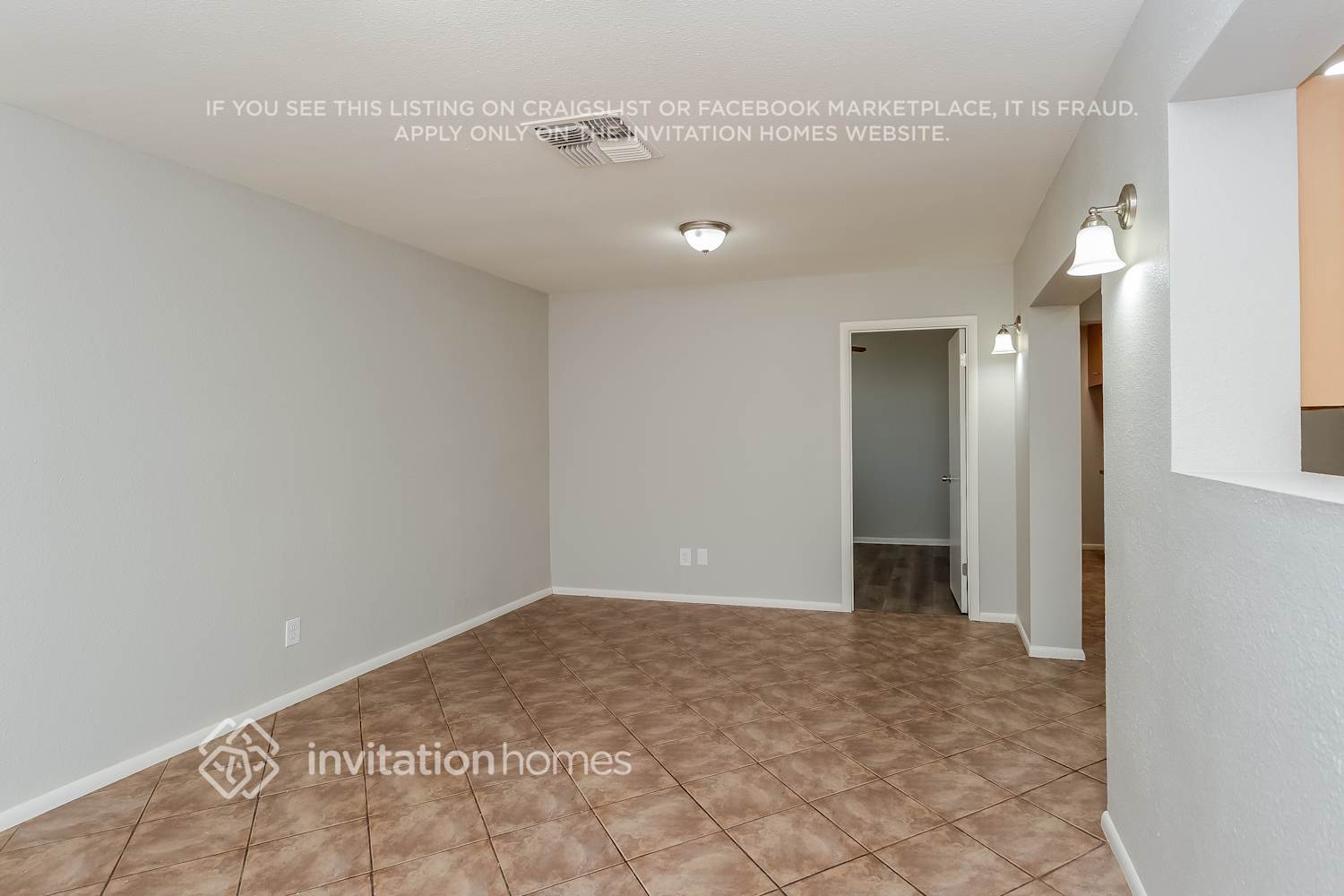 Building Photo - 3819 W Columbine Dr
