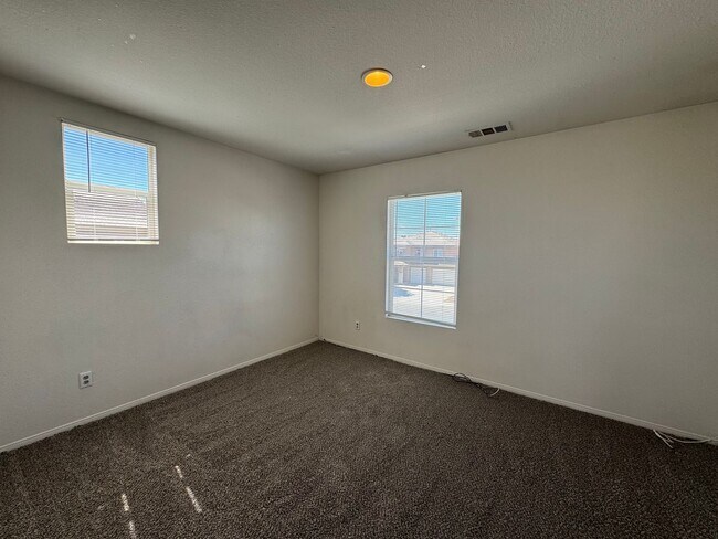 Building Photo - Victorville 3 Bedroom Home