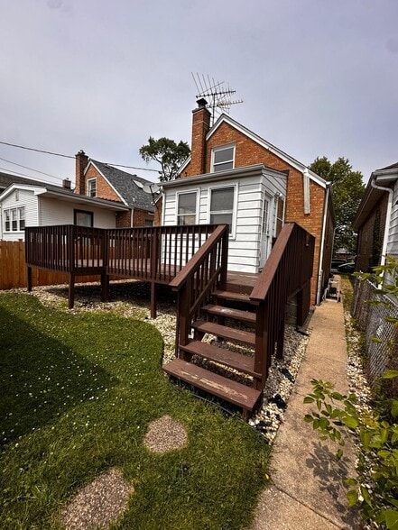 Building Photo - 5238 N Larned Ave