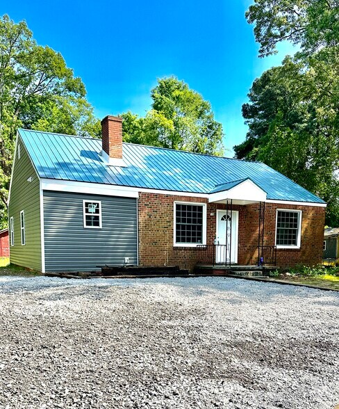 Primary Photo - 530 Oakwood Ave