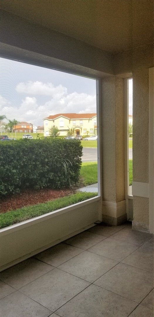 Building Photo - 102 Monroe Cir