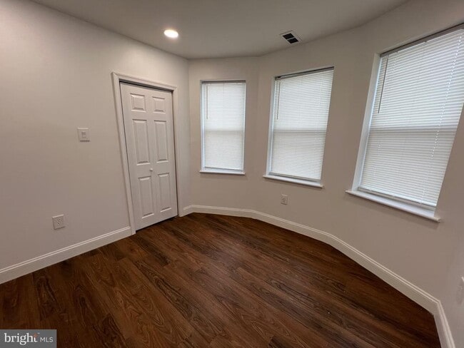 Building Photo - 2145 Elkins Ave