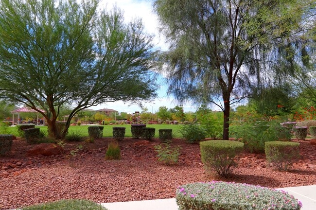 Building Photo - Immaculate 4 Bedroom Home