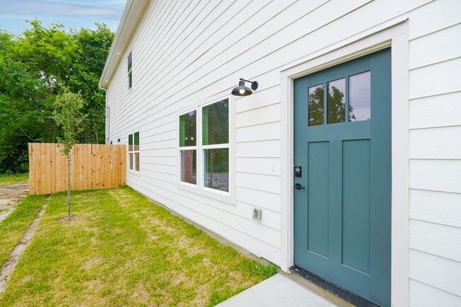 Primary Photo - 7903 Sunnyhill St