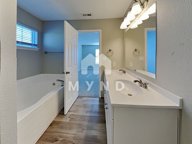 Building Photo - 6619 Harvest Ridge Ct