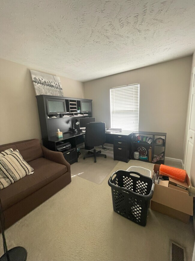 Building Photo - 108 Cathedral Ct