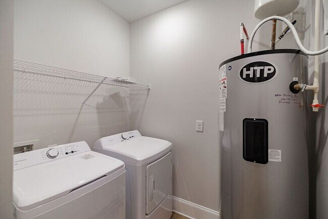 Building Photo - 125 Harper St