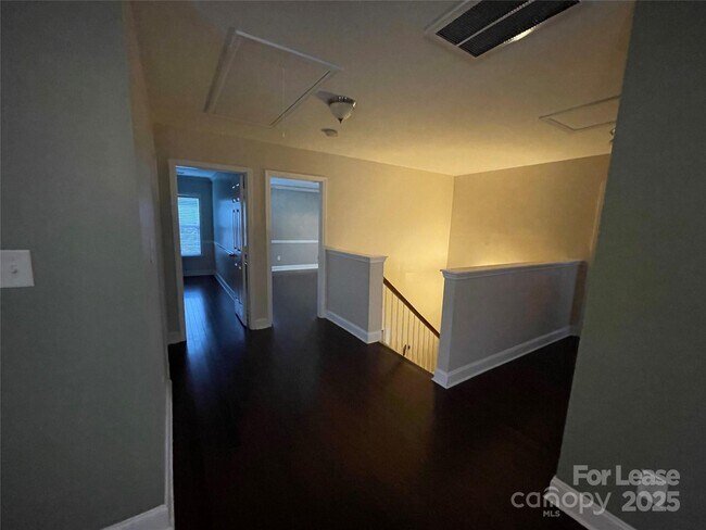 Building Photo - 12728 Cumberland Cove Dr
